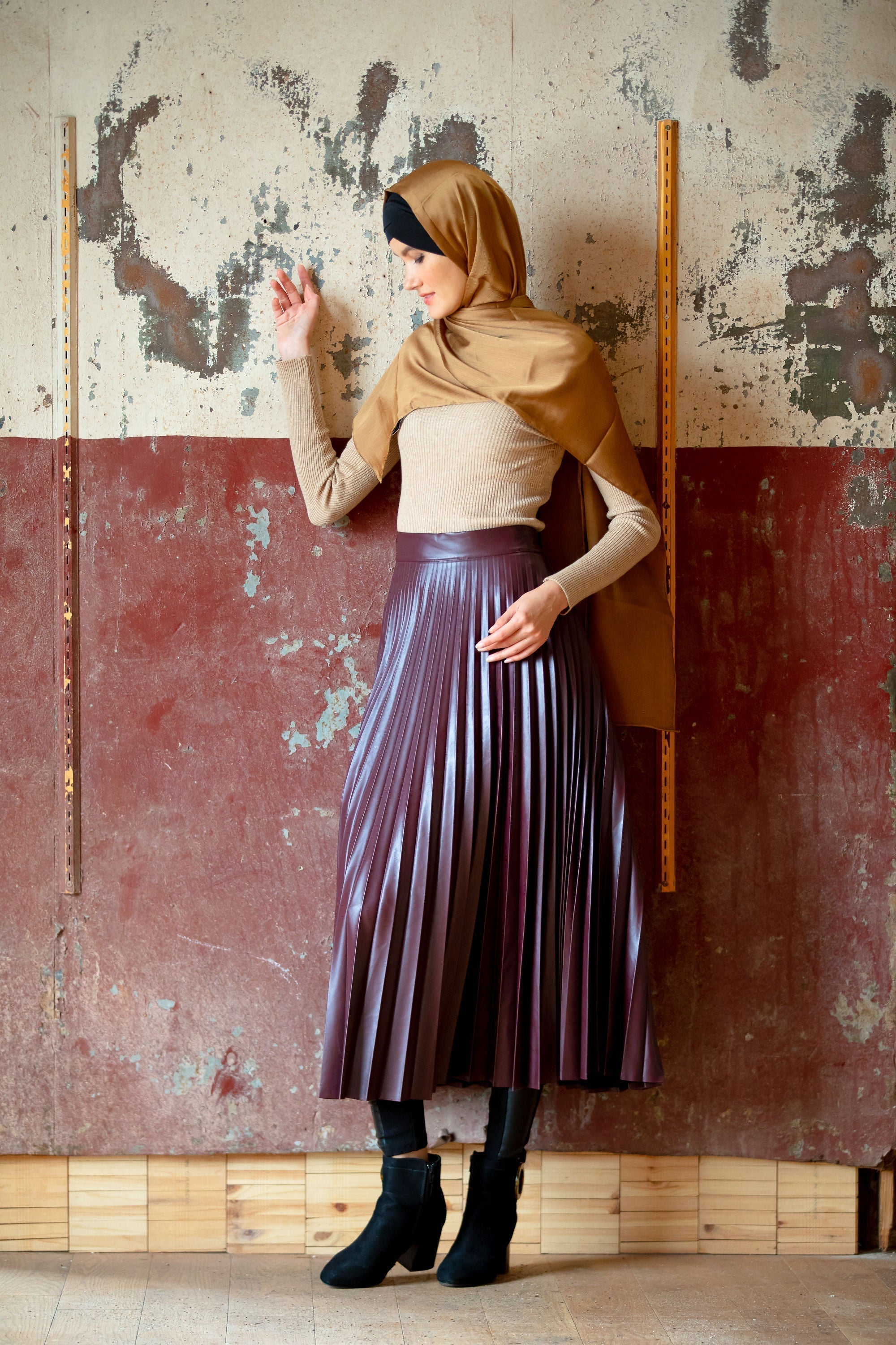 Faux Leather Pleated Maxi Skirt - Small / Green