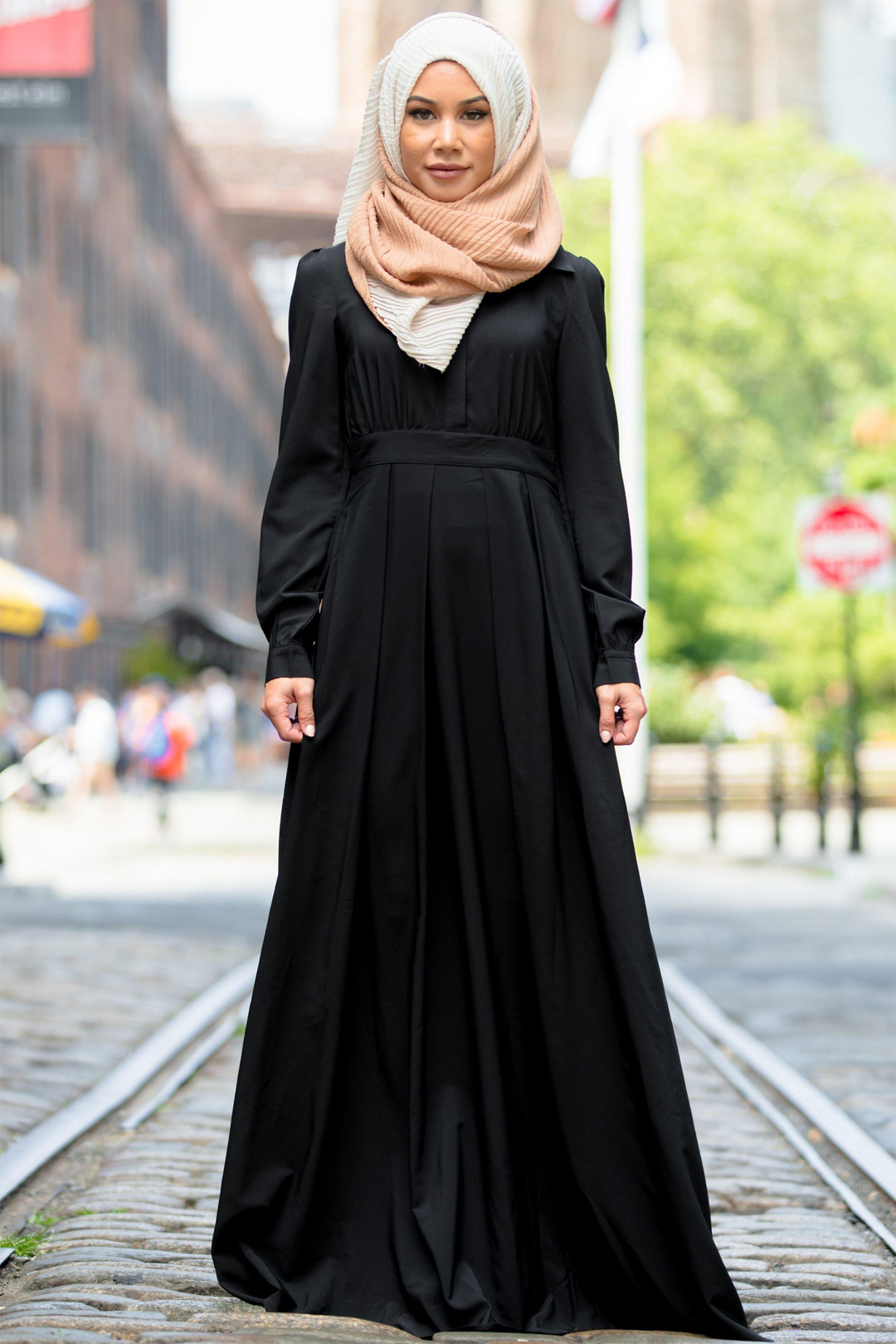 Long-sleeved black lattice abaya maxi dress with hijab for modest fashion styling