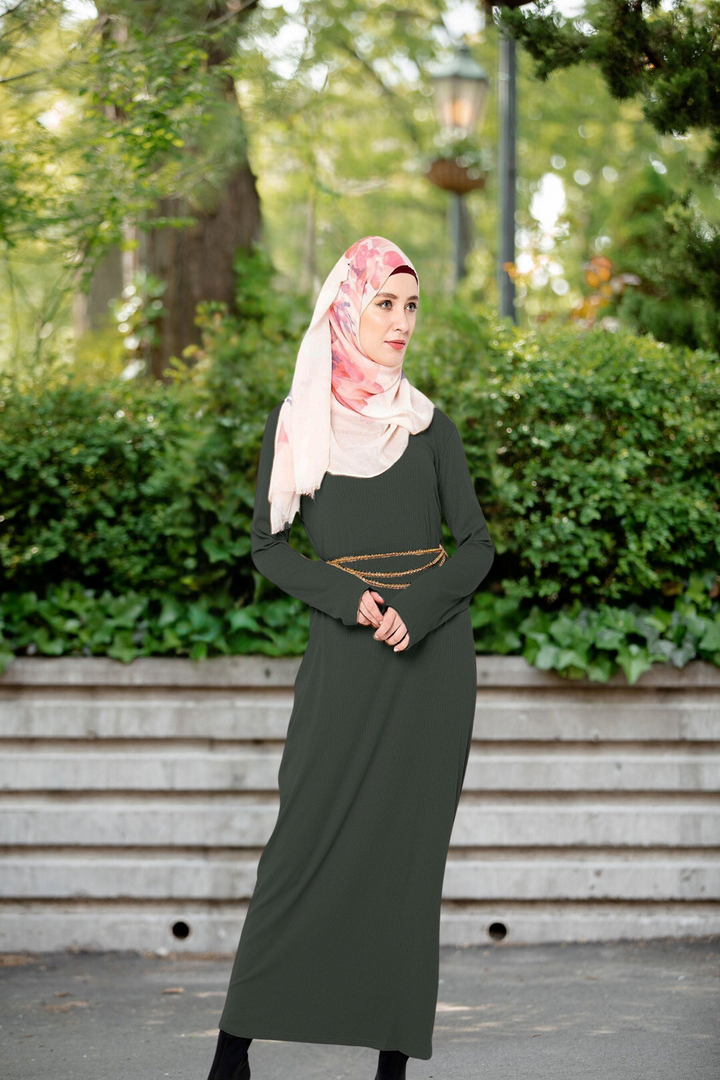 Elegant Hunter Green Ribbed Long Sleeve Maxi Dress featuring stylish hijab