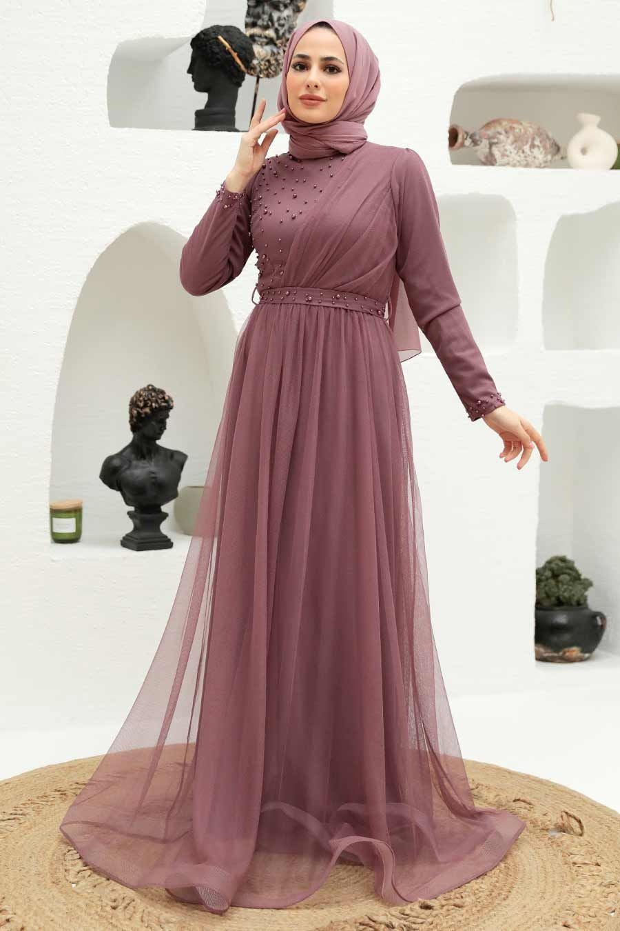 Long-sleeved mauve tulle dress with hijab, perfect for a pearl gown or maxi dress look